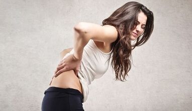 Les causes de maux de dos au-dessus du bas du dos